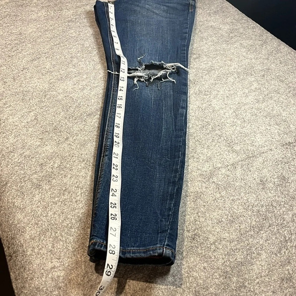 Old Navy  Rockstar Supper Skinny Mid Rise Jeans, Size 4. - Picture 3 of 9